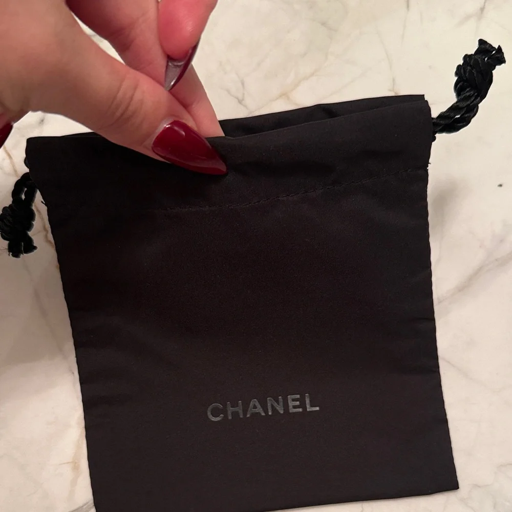 CHANEL elegant black